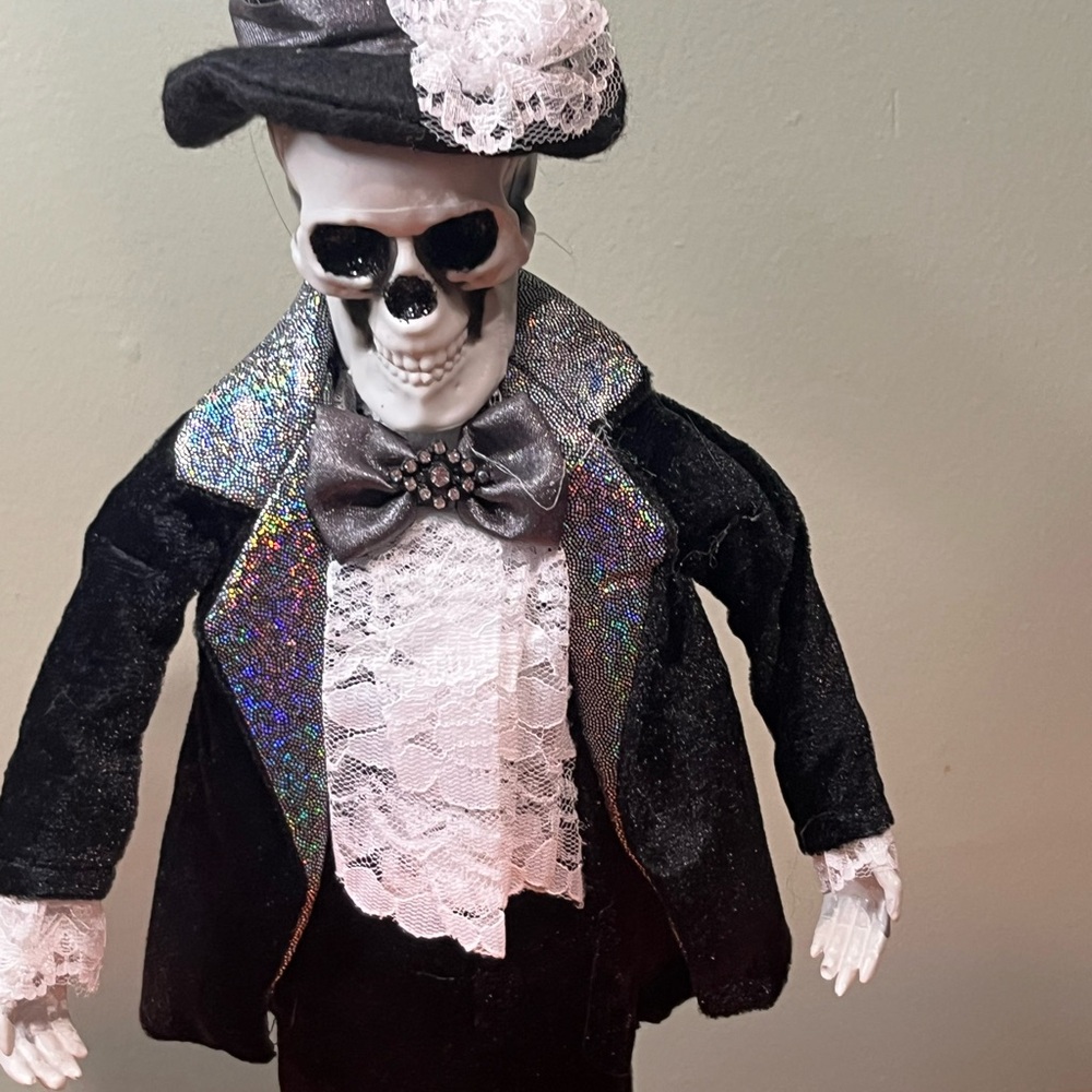 6/$25 Elegant Skeleton Figurine with Black and Silver Details - Picture 4 of 11